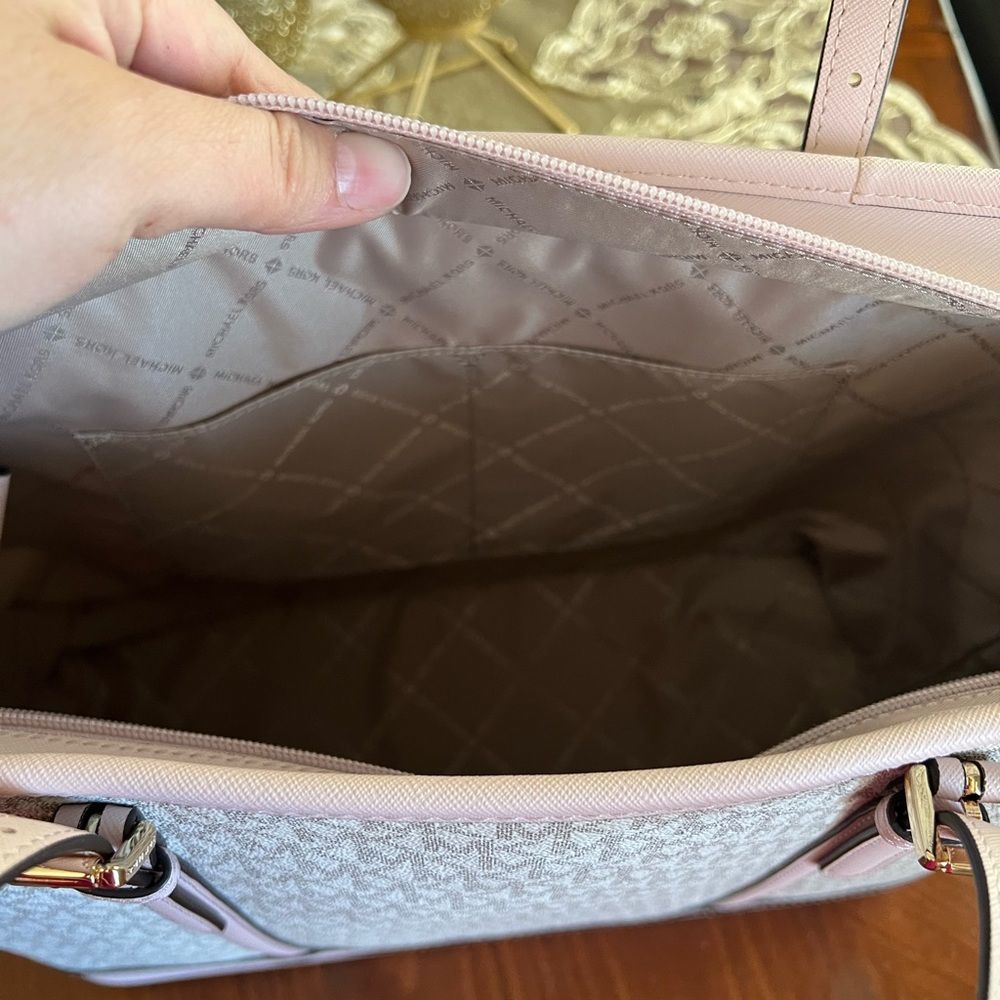 Michael Kors LG travel tote - Picture 7 of 13